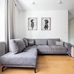 Metro Raclawicka Comfort Apartment