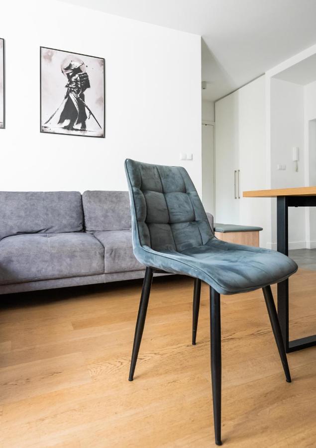 Metro Raclawicka Comfort Apartment